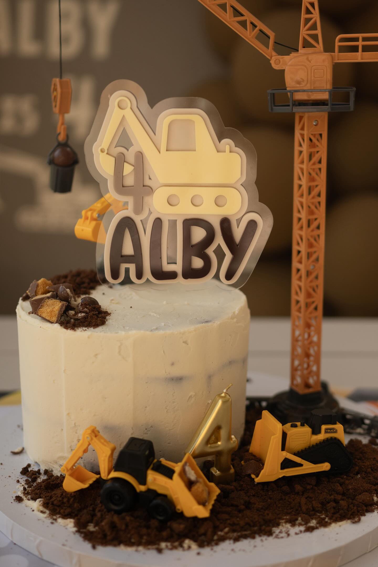 Digger Cake Topper – Custom Construction-Themed Cake Decoration